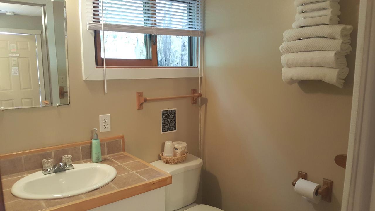 Peacock Villa Motel Тоберморі Екстер'єр фото